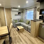 Camping Mh 279 Bora-bora 6-8 Personnes 3ch 1sdb Confort Dans 4 étoiles Avec Parc Aquatique Chauffé