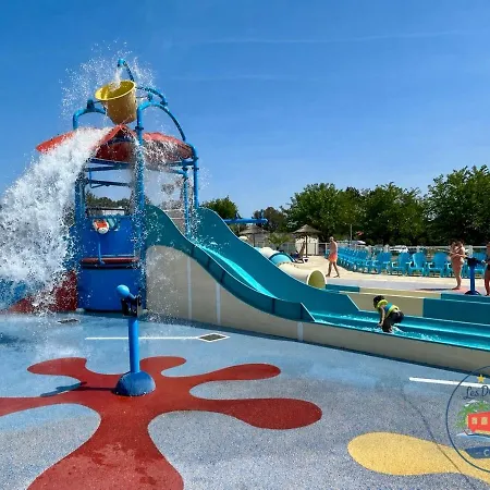 Camping Mh 279 Bora-bora 6-8 Personnes 3ch 1sdb Confort Dans 4 étoiles Avec Parc Aquatique Chauffé